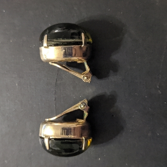 Zentall Vintage Gold Tone Green Domed Oval Clip On Statement Earrings - Picture 2 of 3